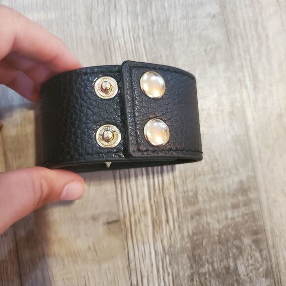 Faux leather bracelet - Picture 4 of 5